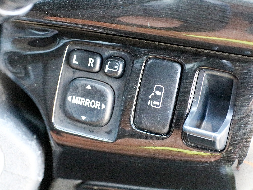 パワースライドドアスイッチ付き！！