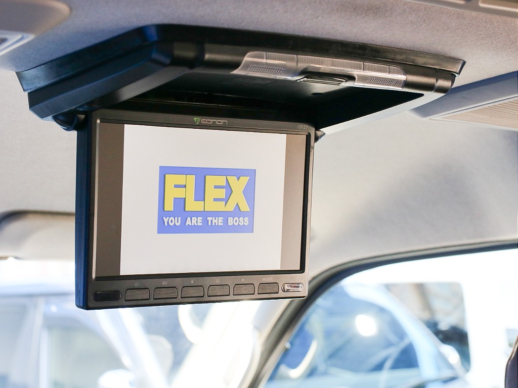 フリップダウンモニター完備！！