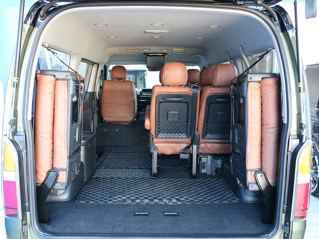 両側跳ね上げ可能です！！荷室をしっかり確保できます！！