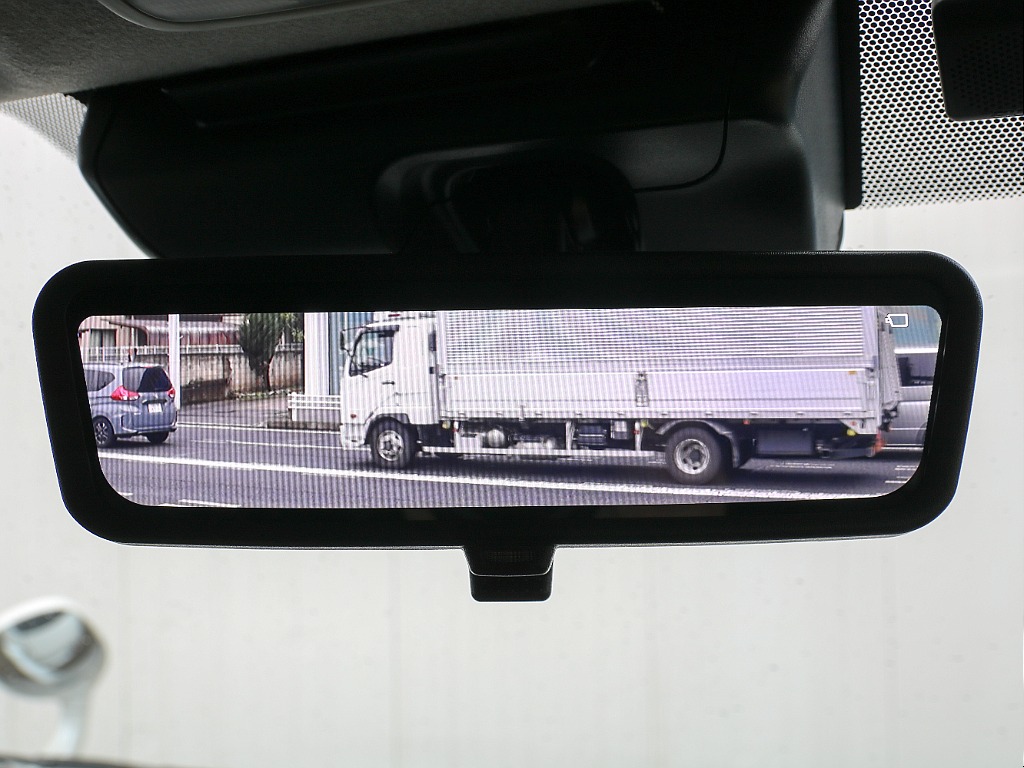 メーカーオプション デジタルインナーミラー付き！！