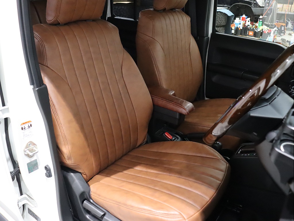 新品キャメルシートカバー装着！