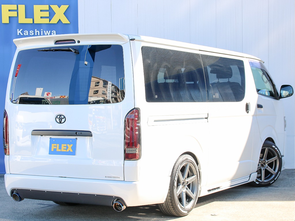 エンブレムレスでスッキリとしたリアビュー！！