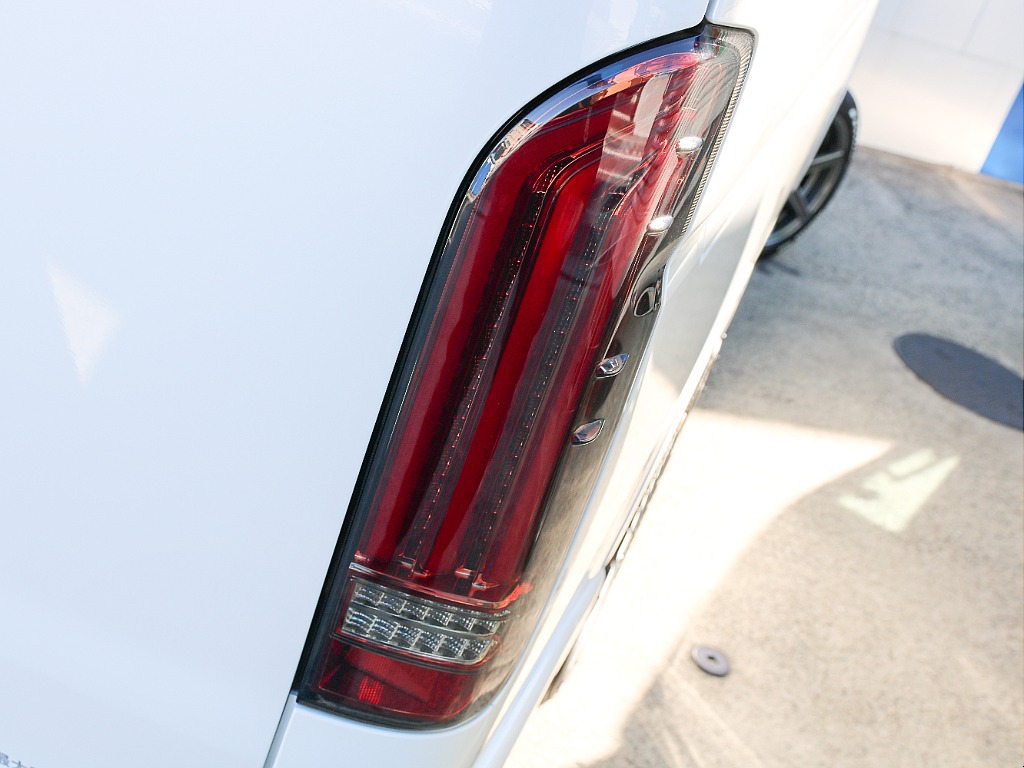 FLEXオリジナル アルティメットLEDテールランプ付き！！