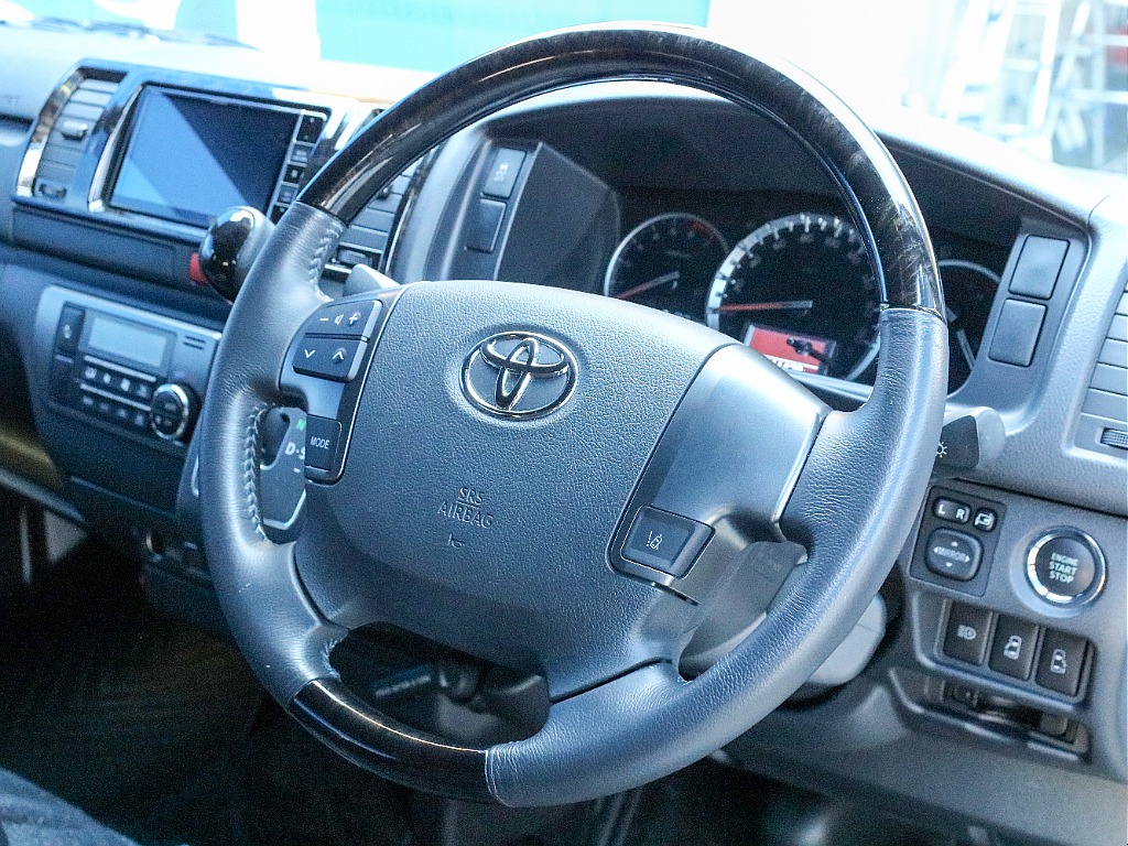 ステアリングスイッチ付き！！