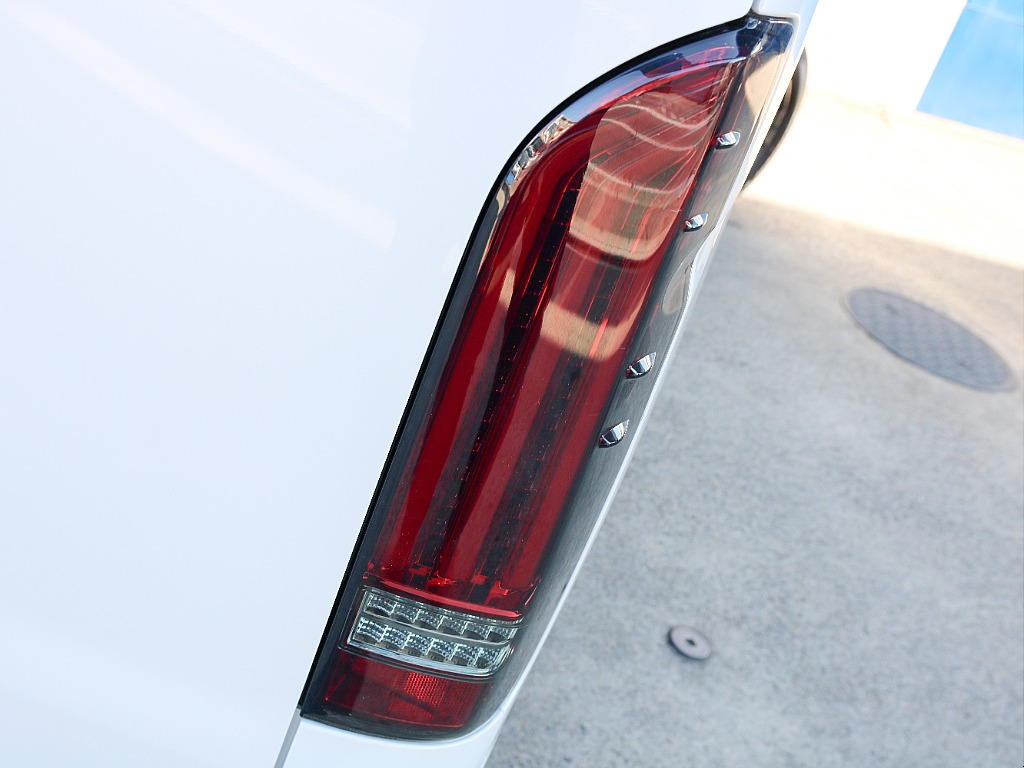 FLEXオリジナル アルティメットLEDテールランプ付き！！