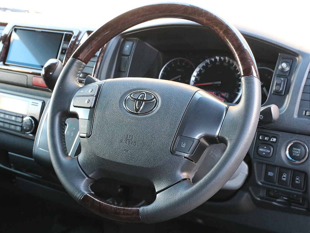 ステアリングスイッチ付き！！