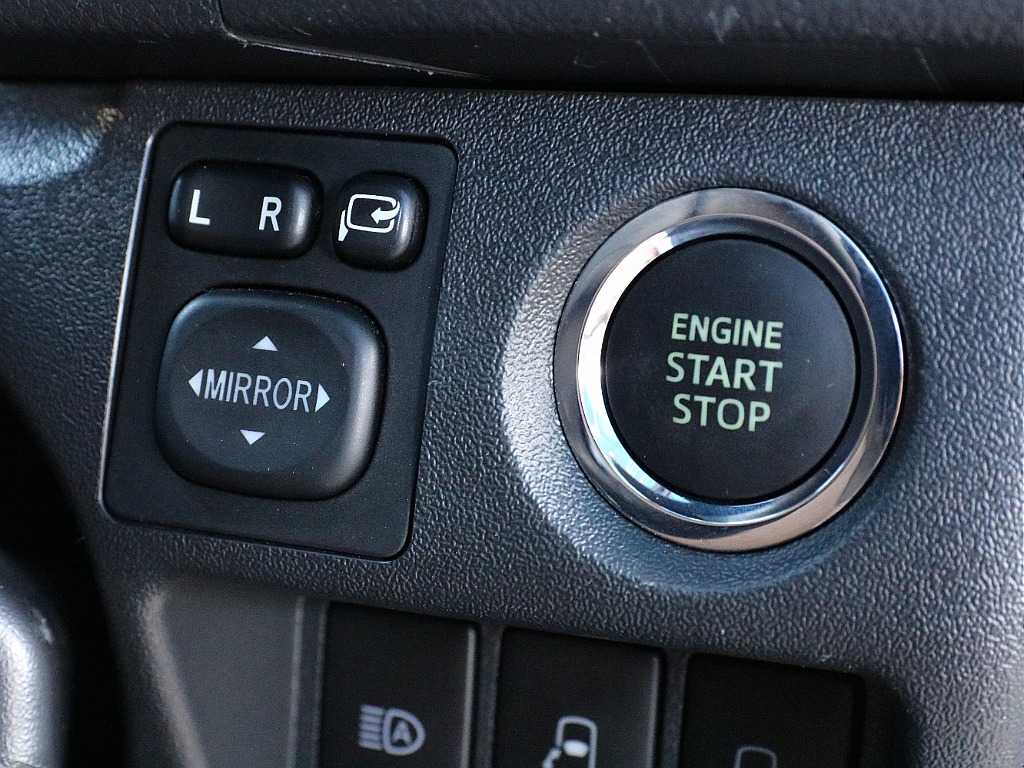 スマートエントリー＆プッシュスタート付き！！