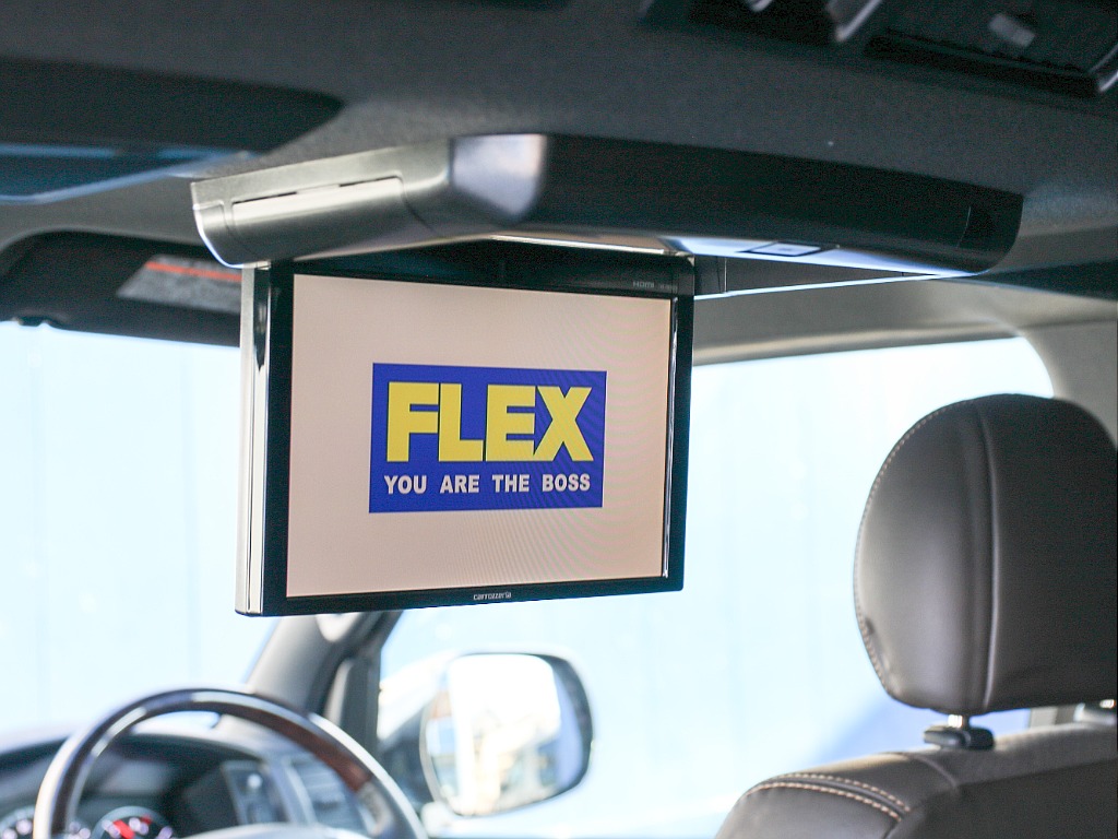 フリップダウンモニター完備！！