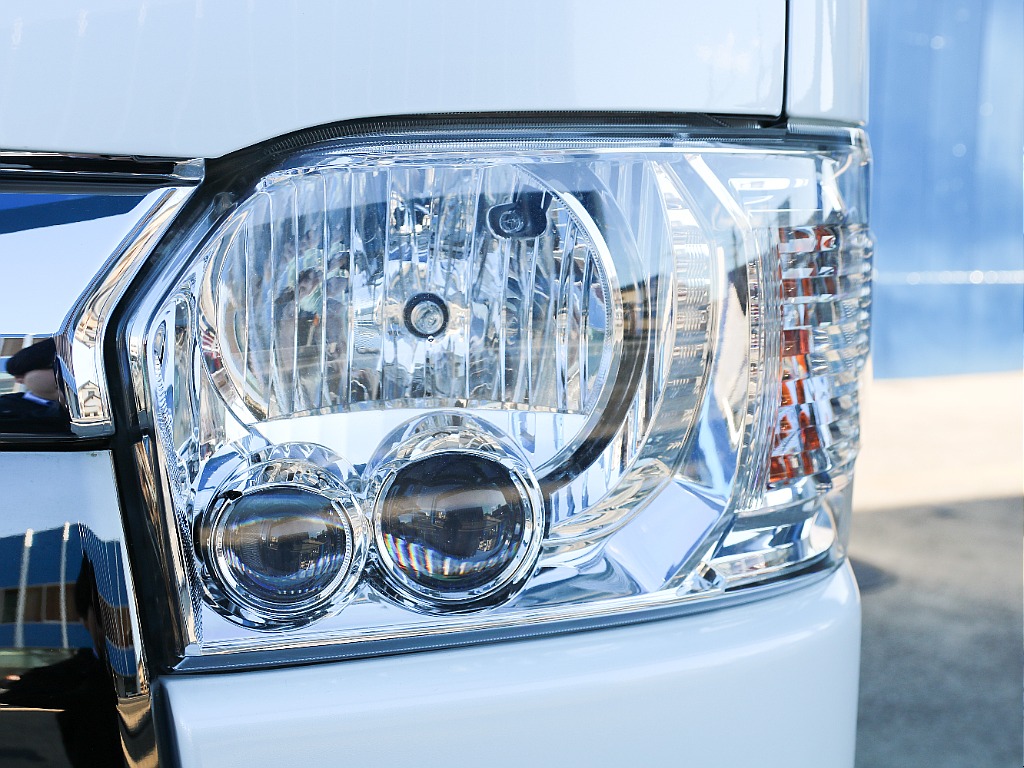 夜間の走行も安心のLEDヘッドランプ付き！！