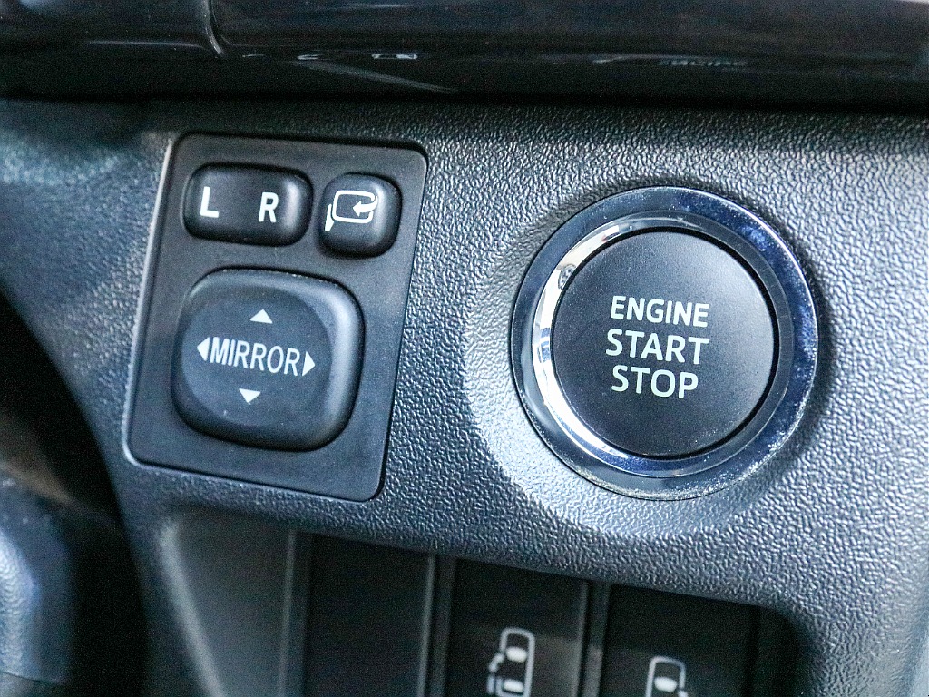 スマートエントリー＆プッシュスタート付き！！