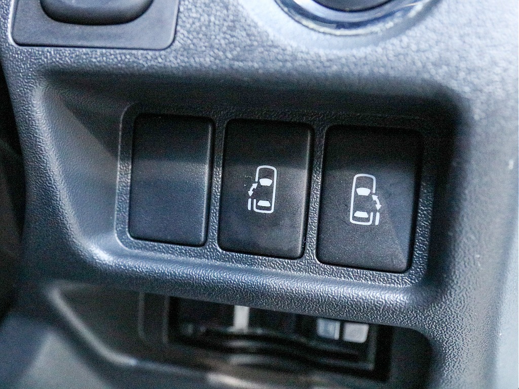 パワースライドドアスイッチ付き！！