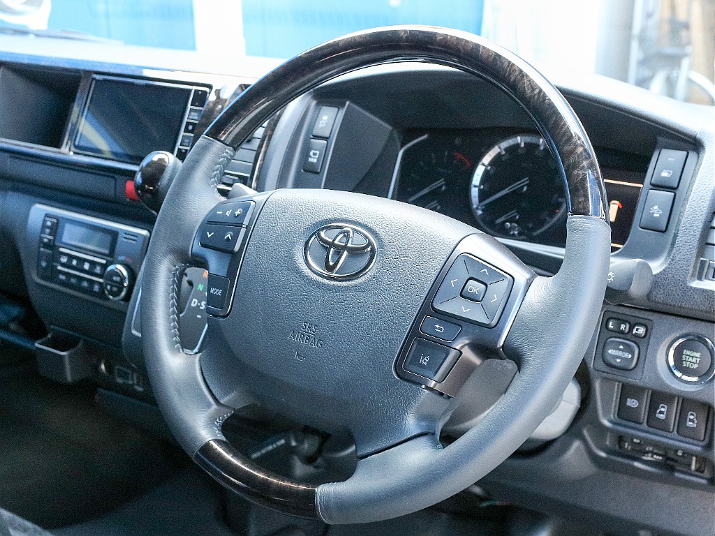 ステアリングスイッチ付き！！