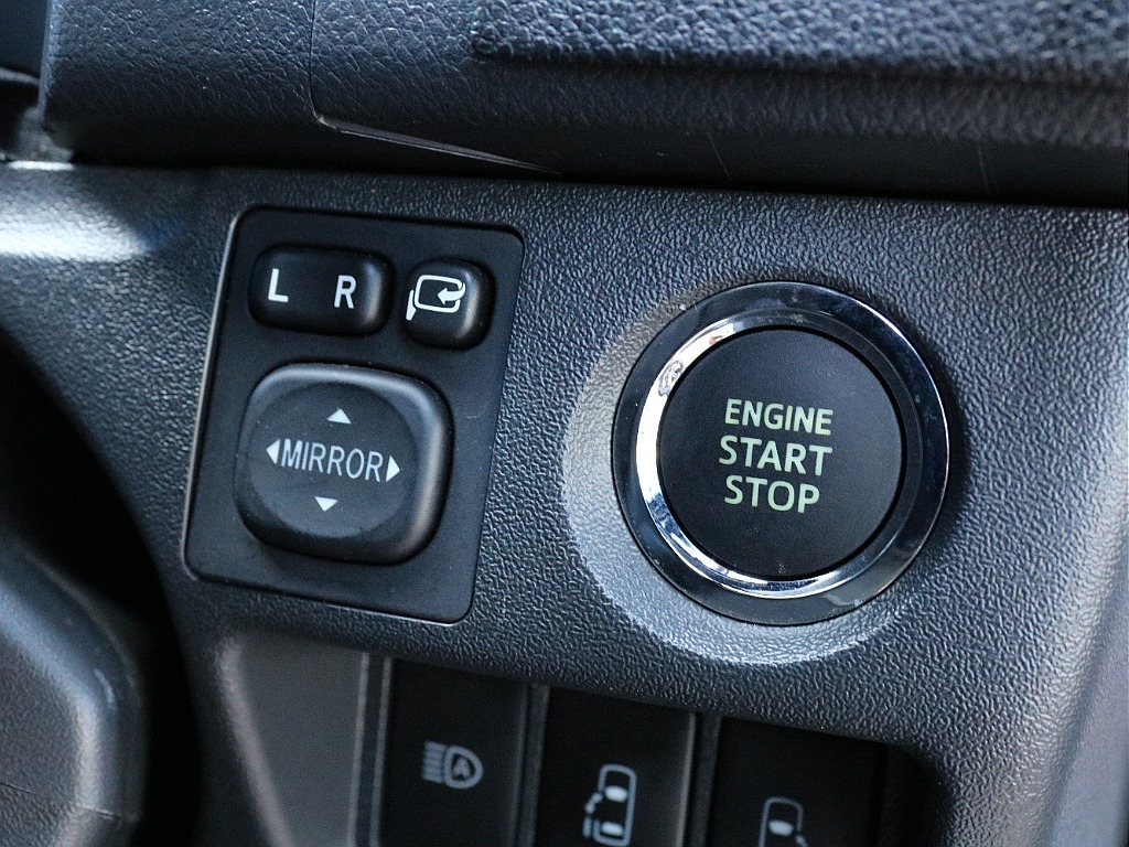 スマートエントリー＆プッシュスタート付き！！