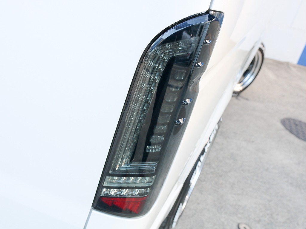 FLEXオリジナル プレステージLEDテールランプ付き！！