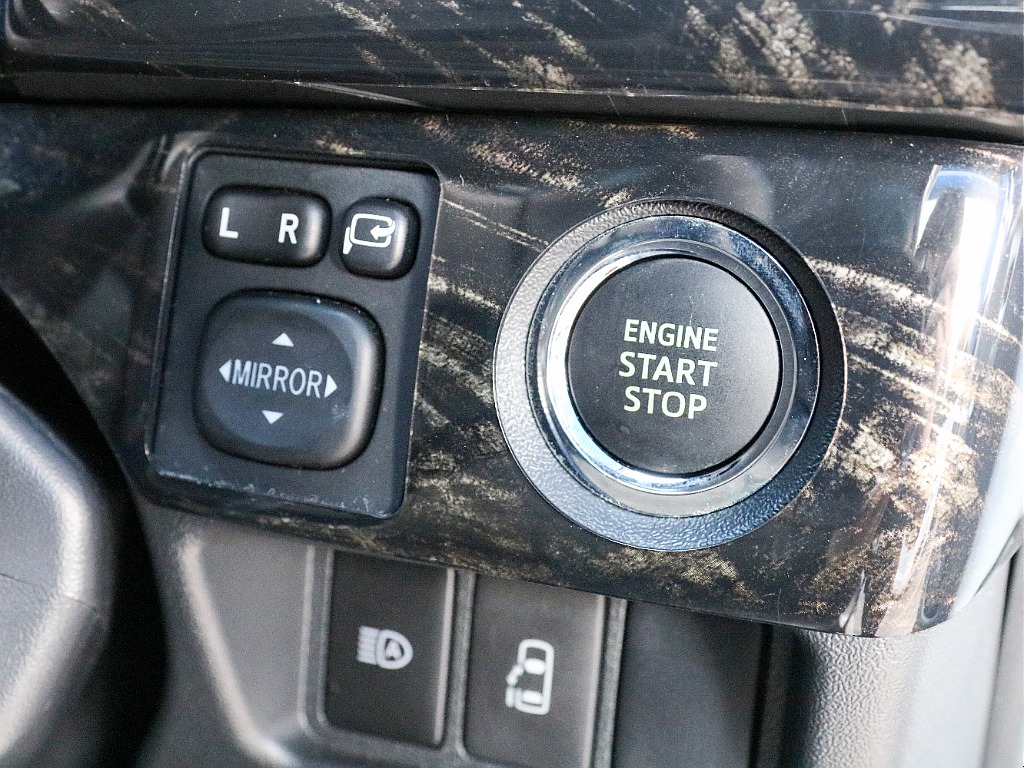 スマートエントリー＆プッシュスタート付き！！