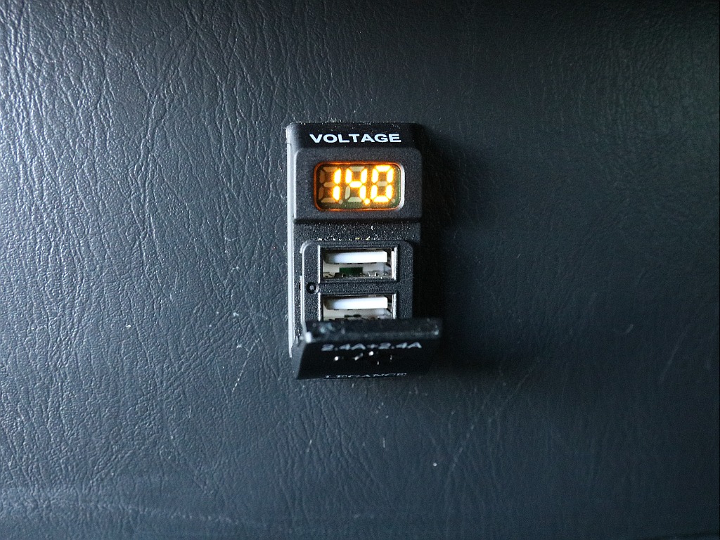 USBポート付き！！