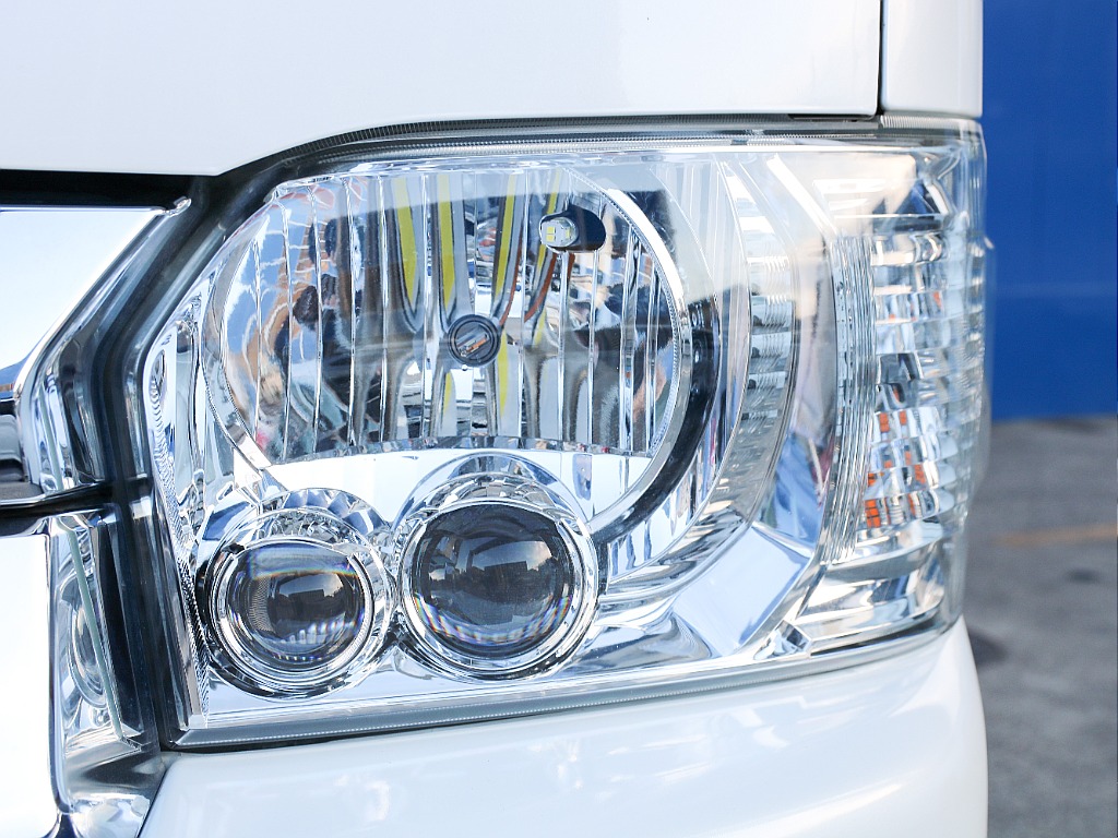 夜間の走行も安心のLEDヘッドランプ付き！！