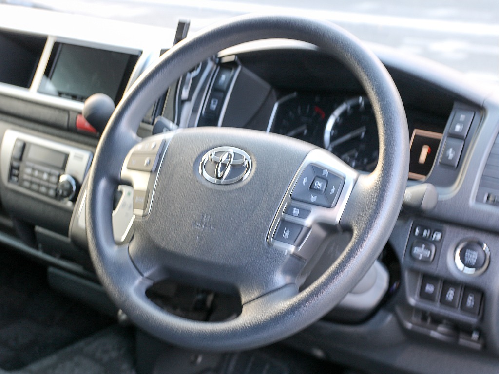 ステアリングスイッチ付き！！