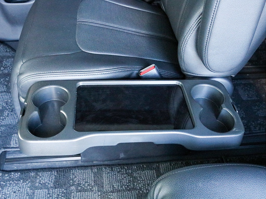 サイドテーブル完備！！