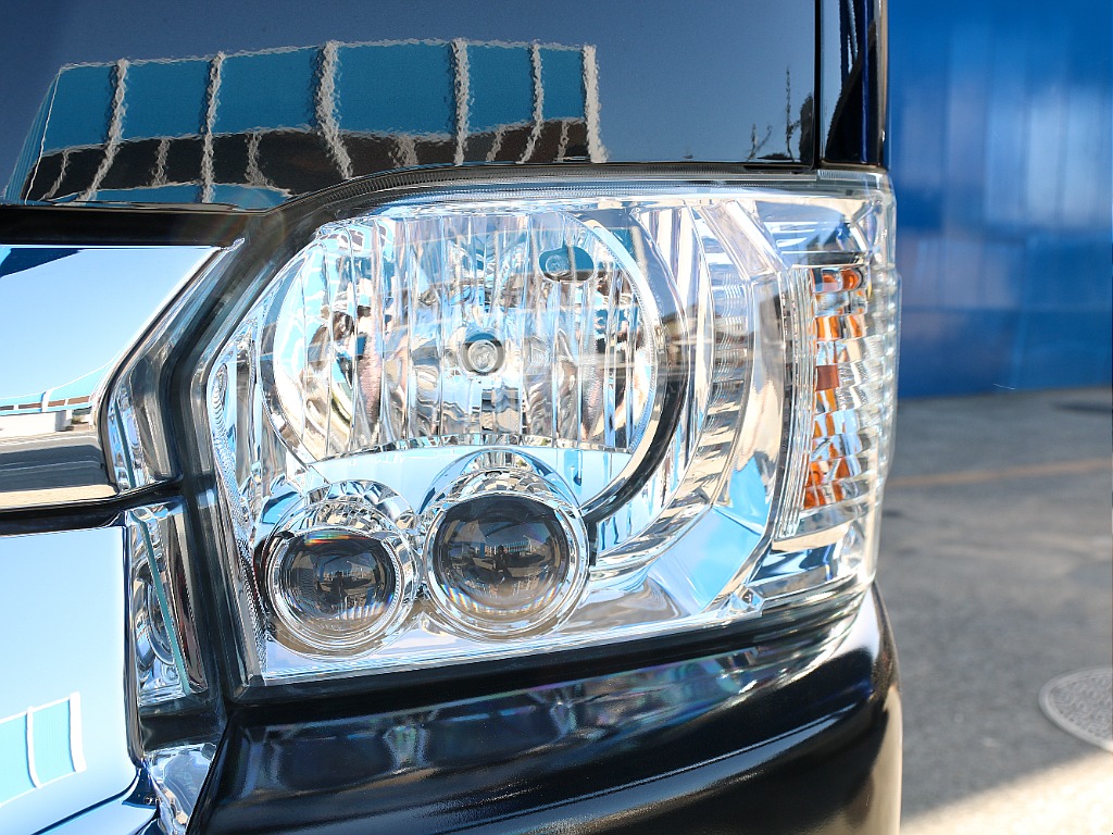 夜間の走行も安心のLEDヘッドランプ付き！！