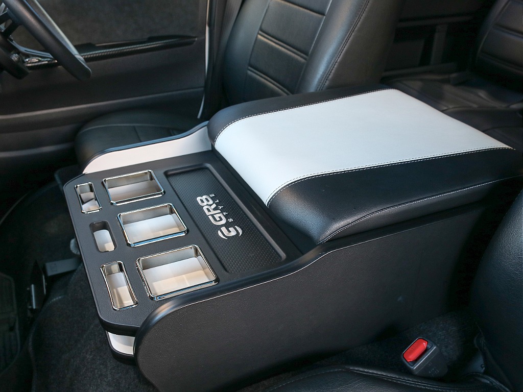 GR8 コンソールボックス付き！！