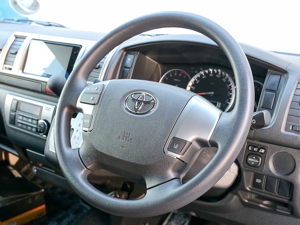 ステアリングスイッチ付き！！