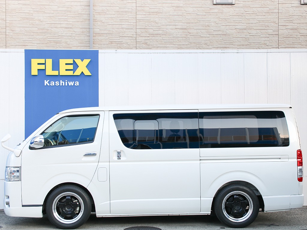 小窓付きで空気の入れ替え楽々です！！