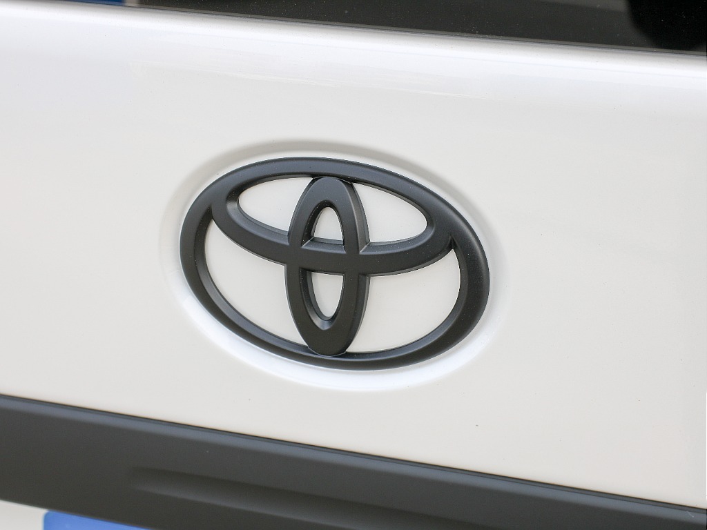 リアエンブレム艶無しブラックペイント済み！！