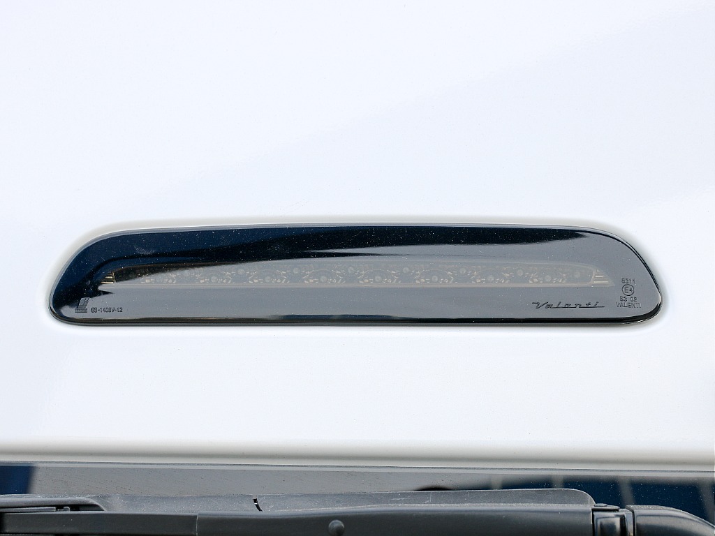 LEDハイマウントストップランプ付き！！