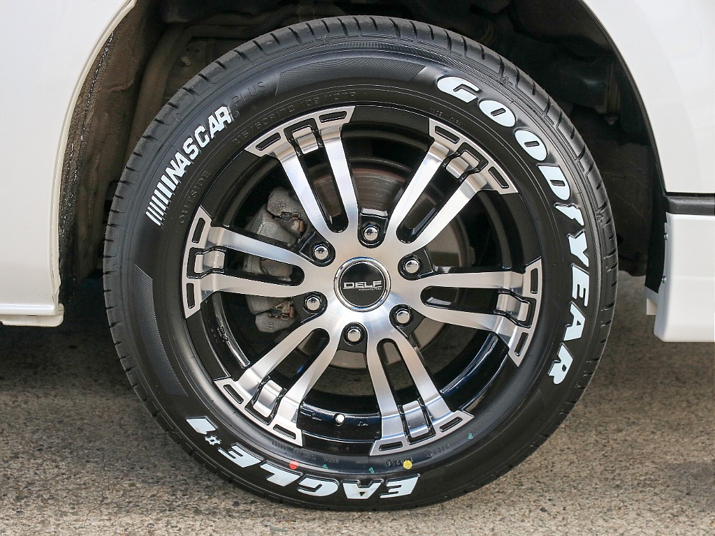FLEXオリジナル デルフ02 17インチアルミホイール＆ナスカータイヤ付き！！