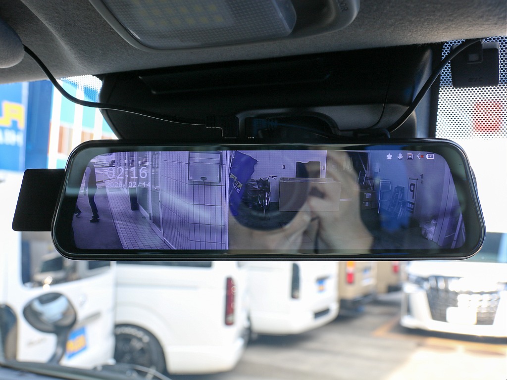 デジタルインナーミラー型前後ドライブレコーダー完備！！