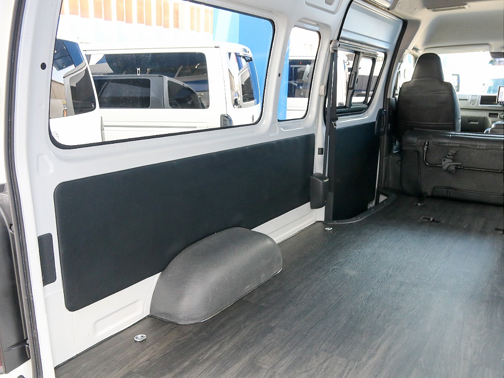 内張黒レザートリム！！