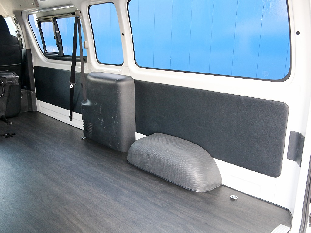 内張黒トリムレザー！！