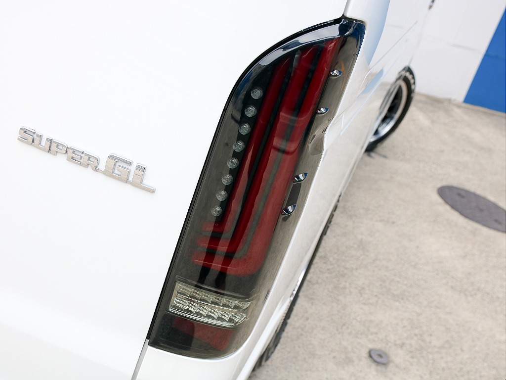 FLEXオリジナル アルティメット2LEDテールランプ付き！！