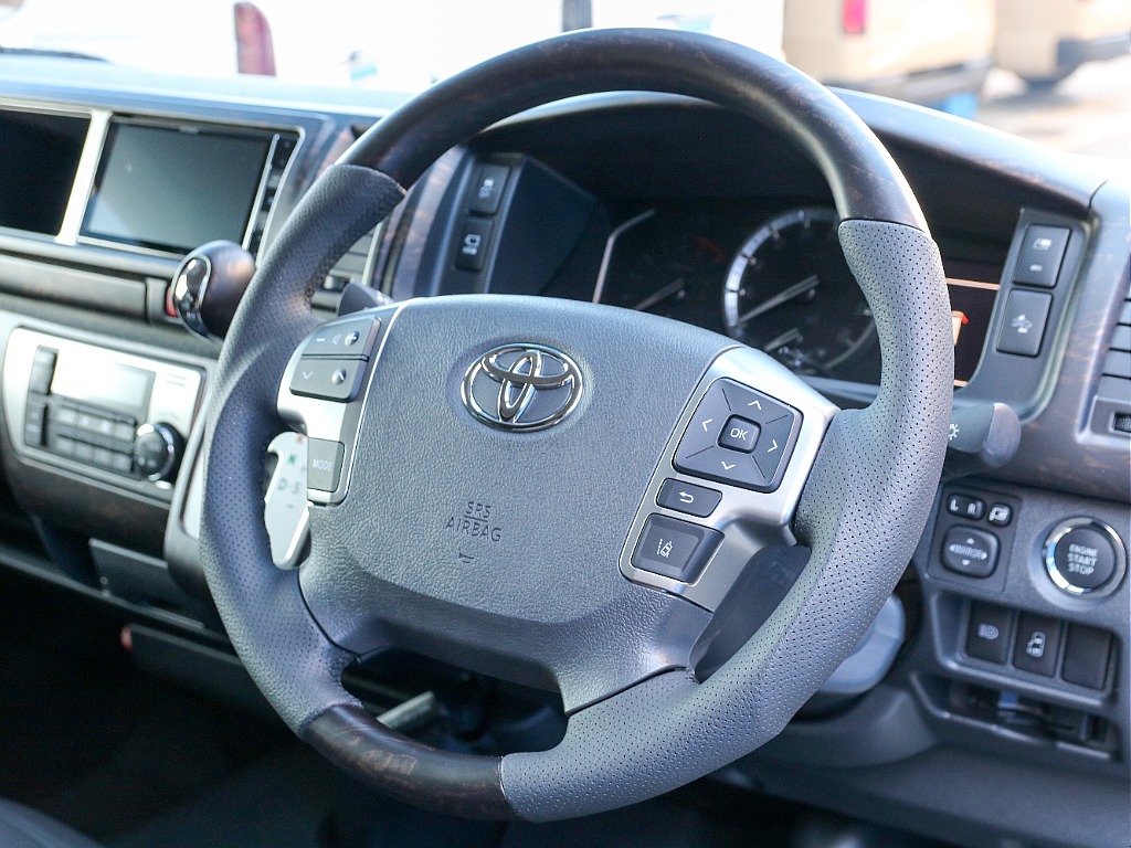 ステアリングスイッチ付き！！