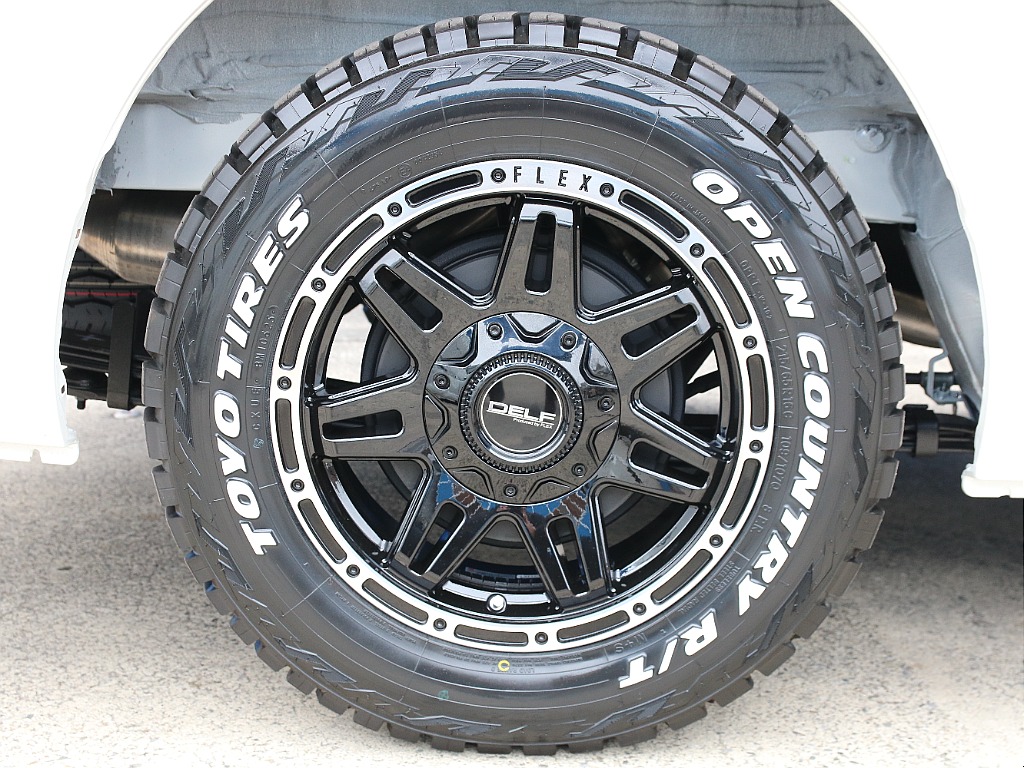 FLEXオリジナル デルフ04 16インチアルミホイール＆TOYOオープンカントリー付き！！