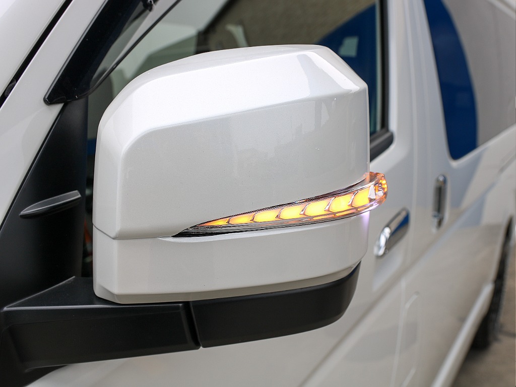 シーケンシャルウインカー点灯になります！！