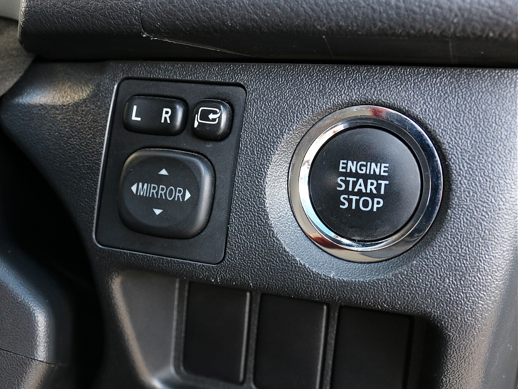 スマートエントリー＆プッシュスタート付き！！