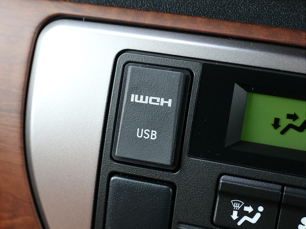 HDMI＆USBポート付き！！