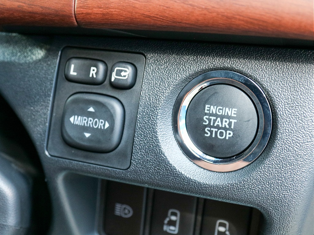 スマートエントリー＆プッシュスタート付き！！