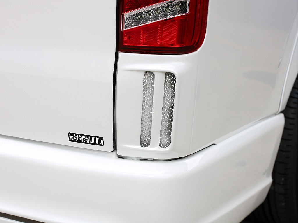 シルクブレイズ リアコーナーダクトパネル付き！！