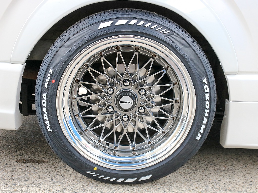 ファブレス ヴァローネ RK-6 ステップリム 18インチアルミホイール＆ヨコハマ パラダタイヤ付き！！