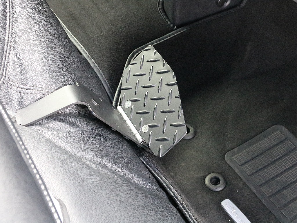 運転席足置きステップ付き！！