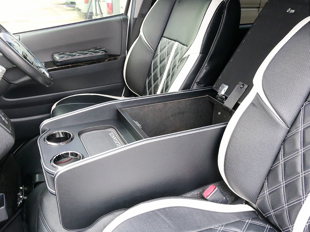 たっぷりの収納スペースございます！！