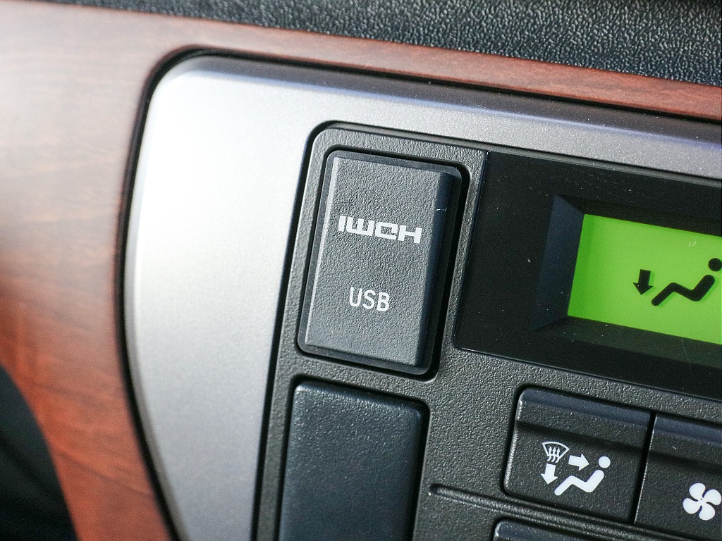 HDMI＆USBポート付き！！