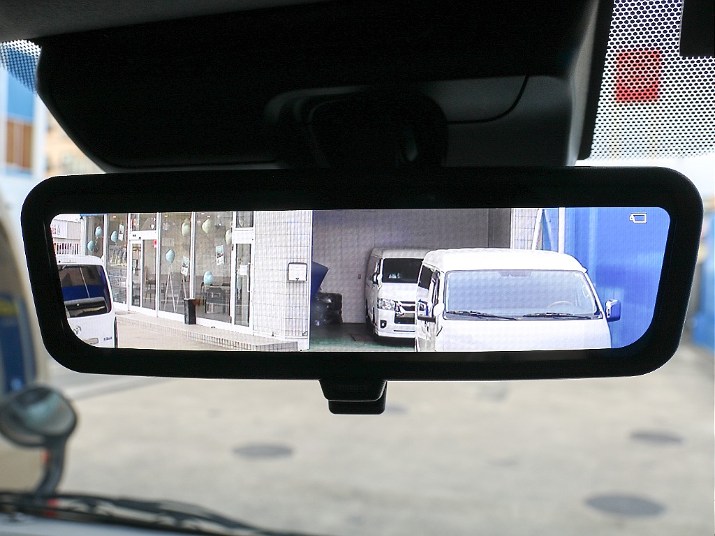 メーカーオプション デジタルインナーミラー付き！！