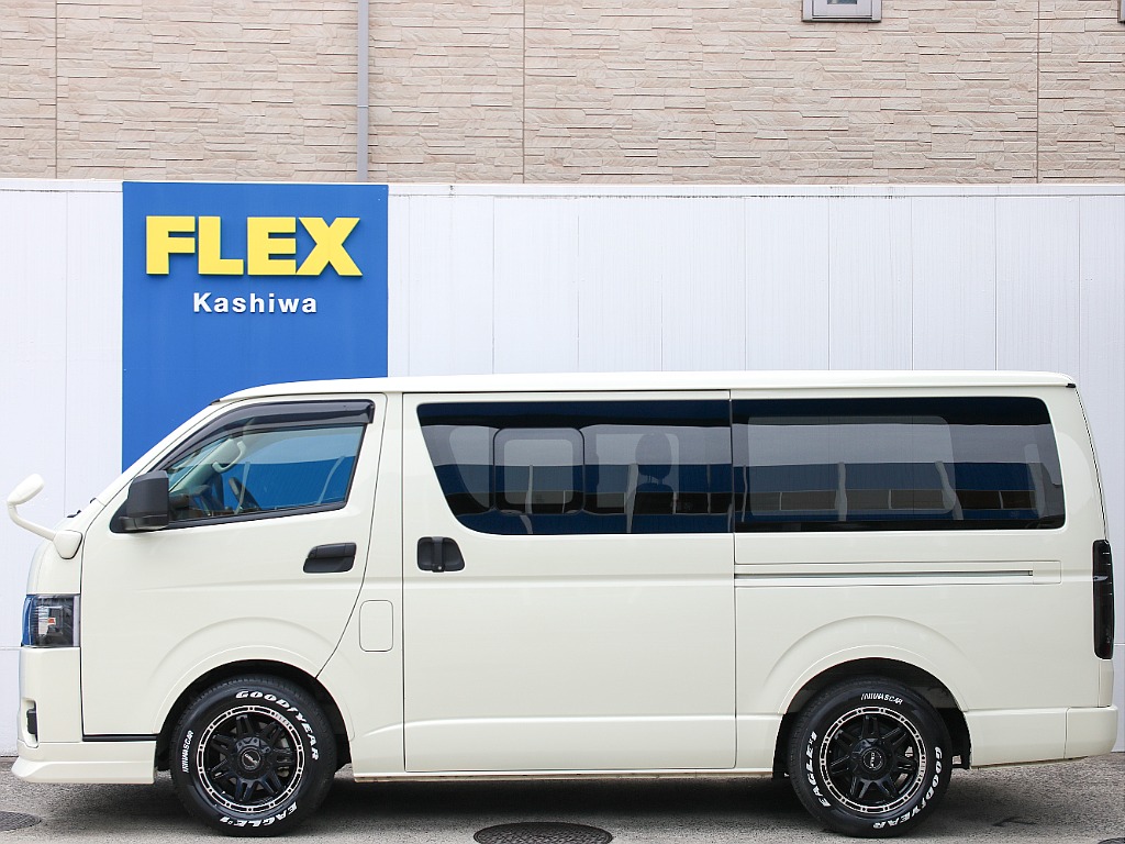 小窓付きで空気の入れ替え楽々です！！