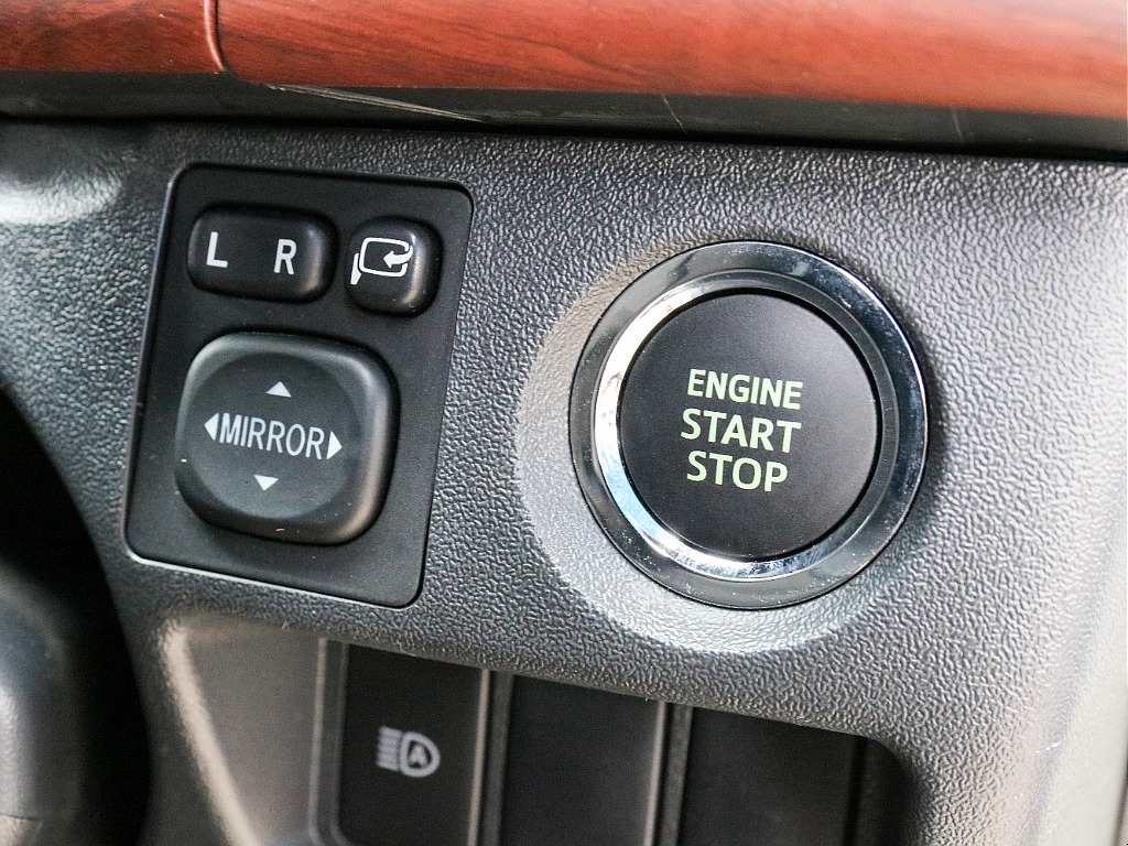 スマートエントリー＆プッシュスタート付き！！