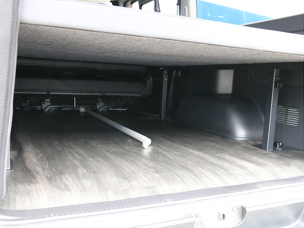 CFカーゴマット付き！！ベットキットは5段階の高さ調整可能です！！