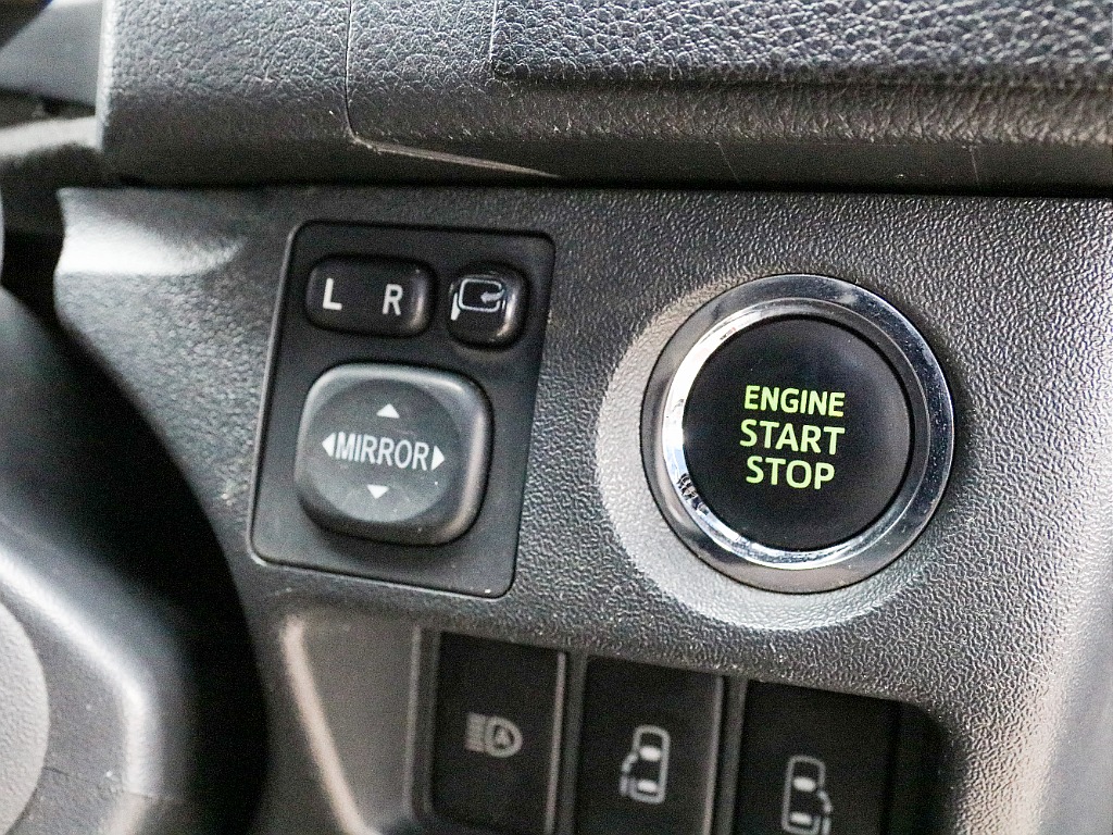 スマートエントリー＆プッシュスタート付き！！